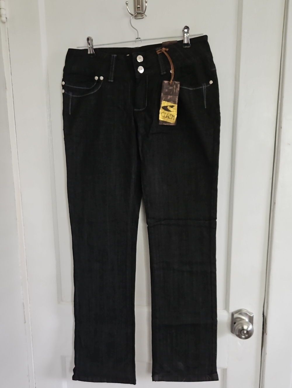 Black Straight Leg Women’s Jeans Back Pocket Zipper Fleur De Lis Detail